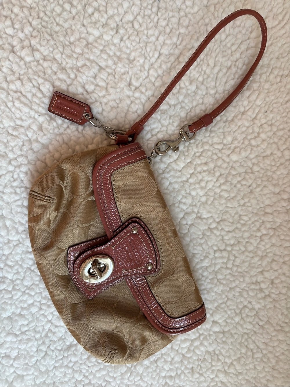 Coach Vintage Y2K Soho Gold Signature Turnlock Canvas Wristlet Pink Leather